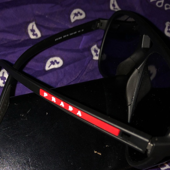 Mens Prada sunglasses aviator style - Picture 3 of 4